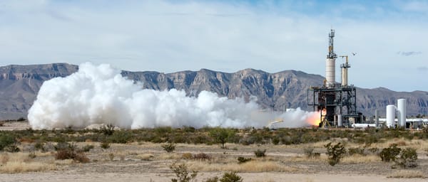 Blue_Origin_test_fires_a_powerful_new_hydrogen-_and_oxygen-fueled